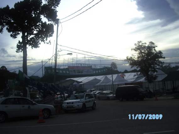 SANY0428 Markas polis terbesar di Manik Urai terletak di simpang masuk ke Laloh