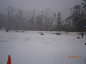 Salji hanya ada di pergunungan tertentu di Australia.